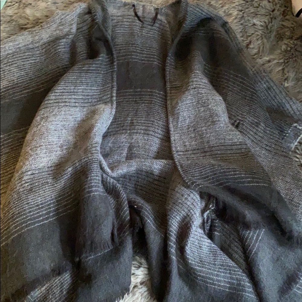 Francescas poncho.